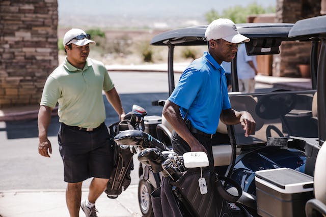 Oltre il verde: scopri l'avventura dei carrelli da Golf fuoristrada sollevati